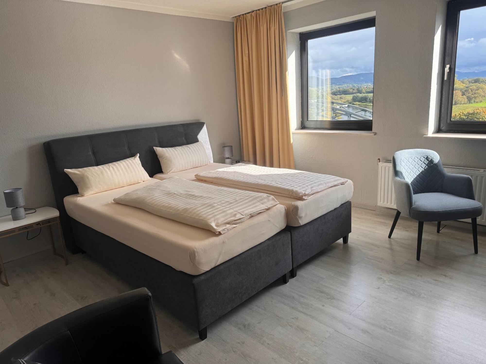 Hotel Brueckentor Ринтельн Экстерьер фото