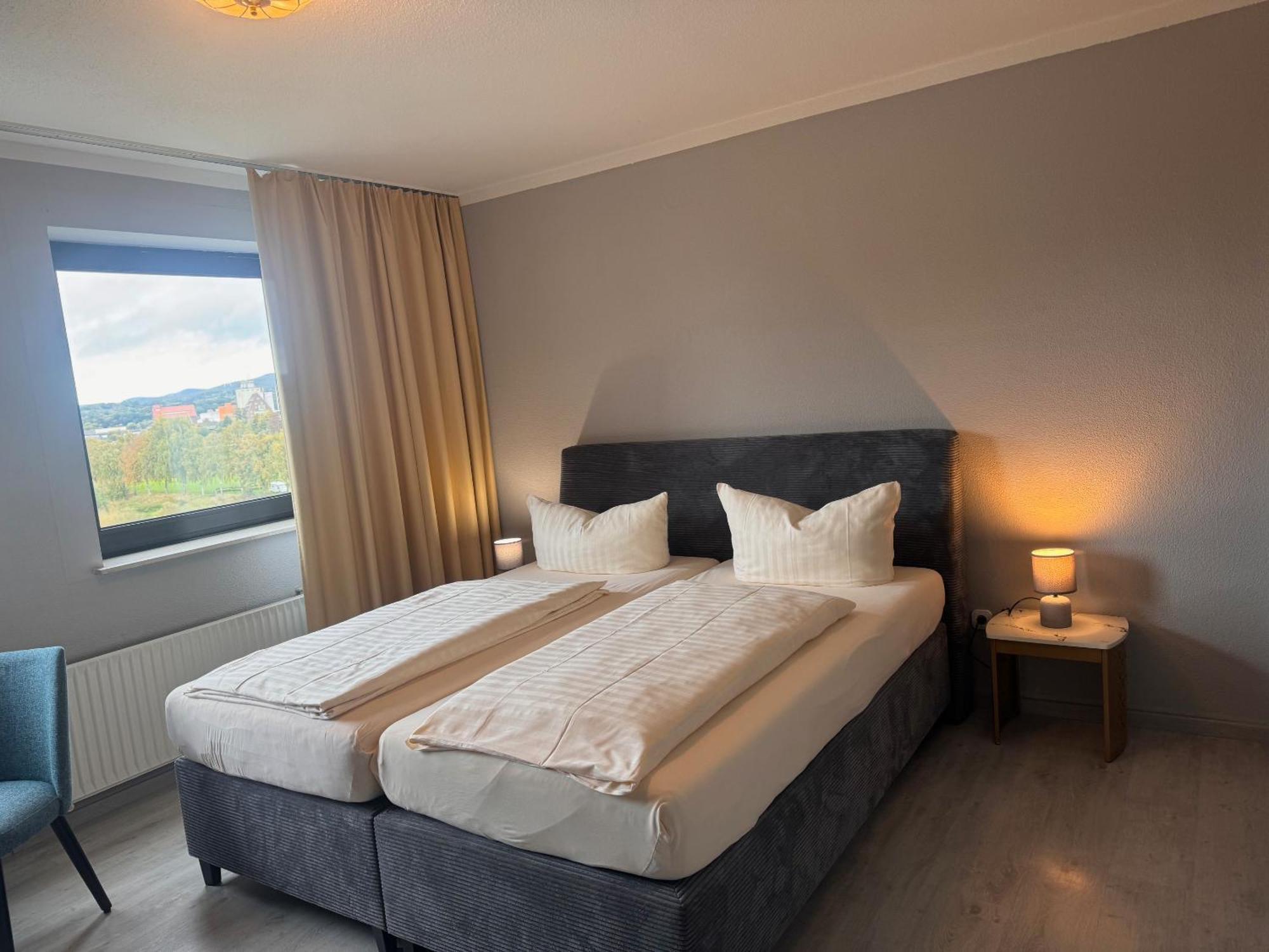 Hotel Brueckentor Ринтельн Экстерьер фото