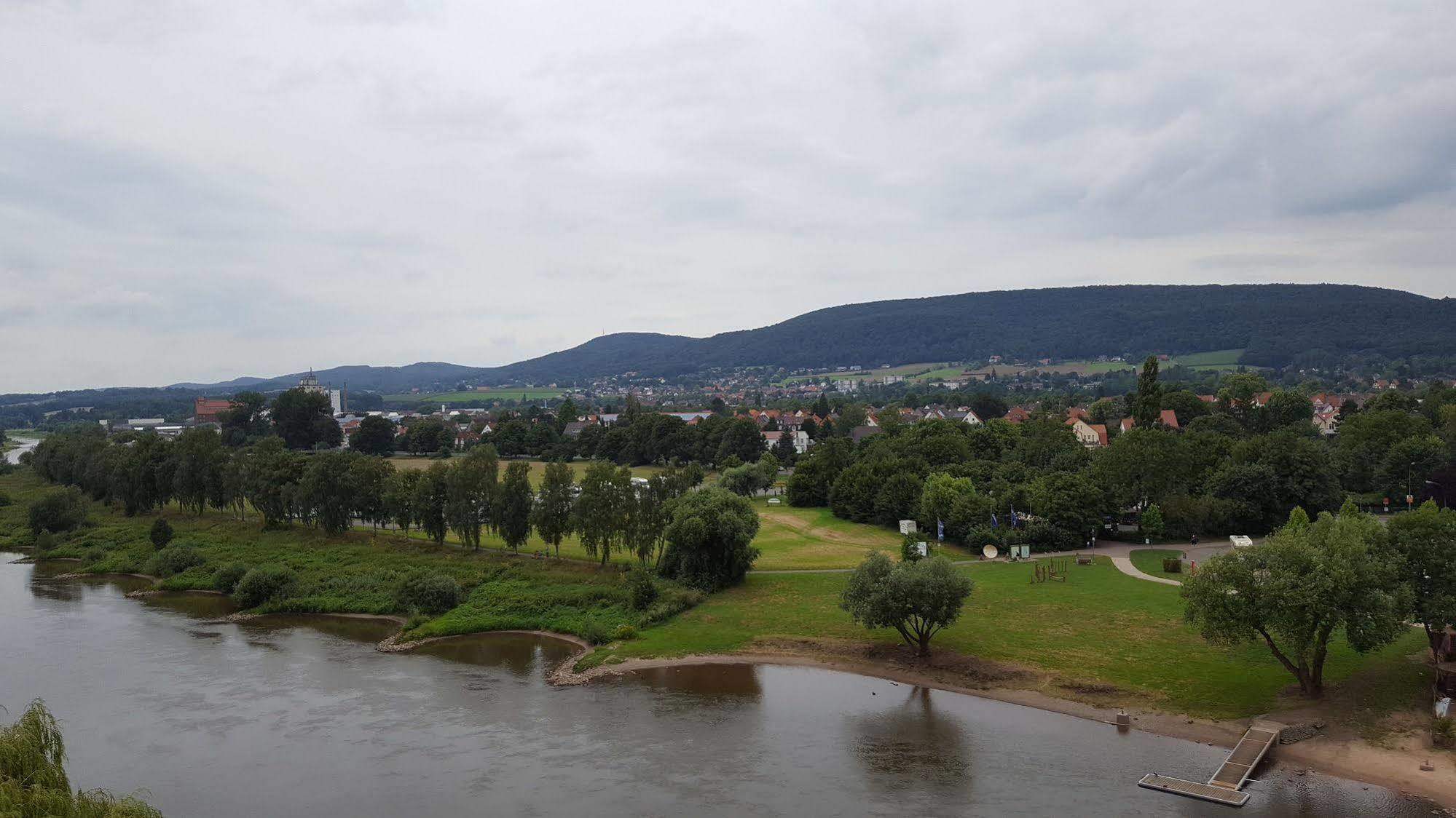 Hotel Brueckentor Ринтельн Экстерьер фото