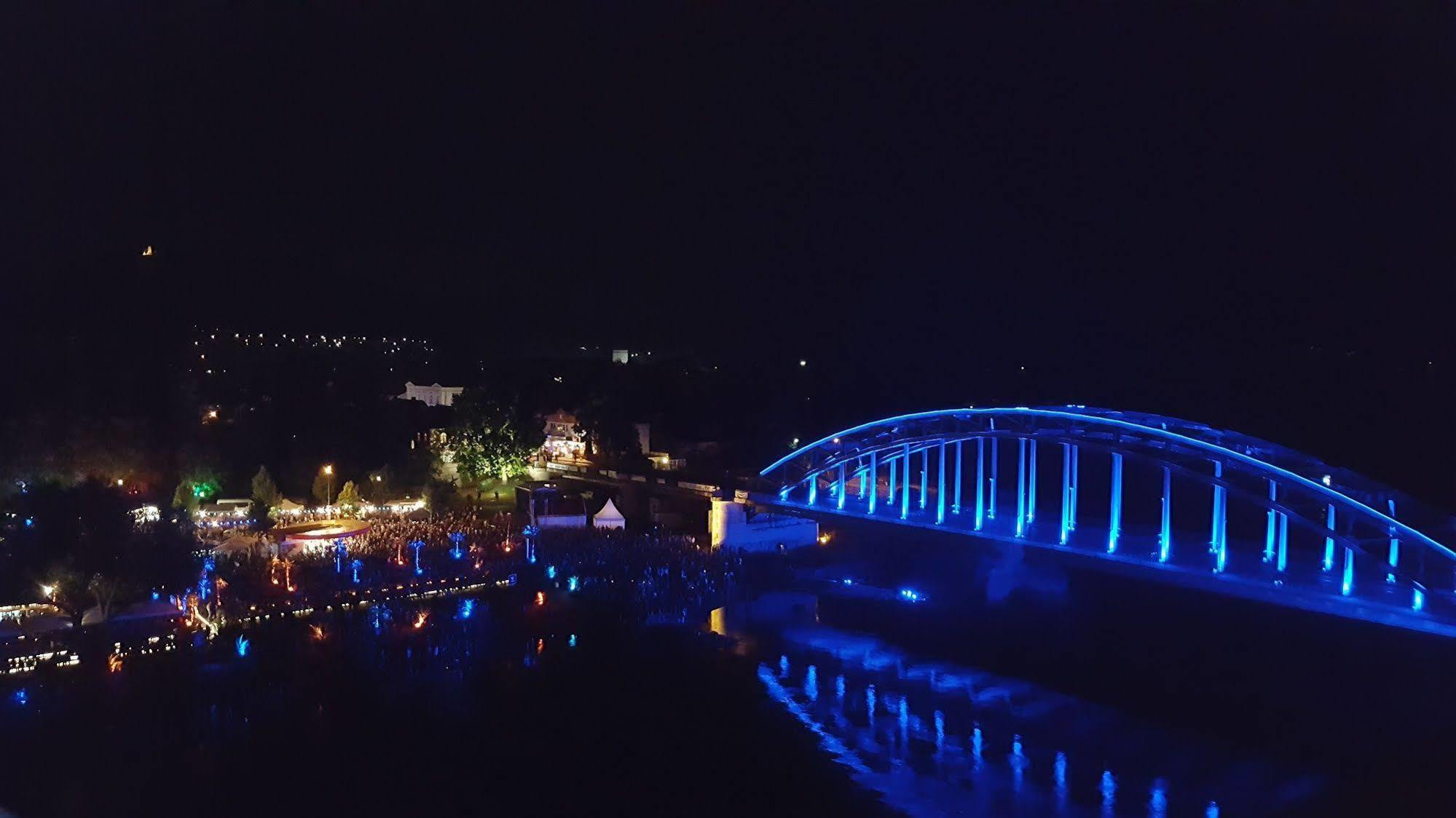 Hotel Brueckentor Ринтельн Экстерьер фото